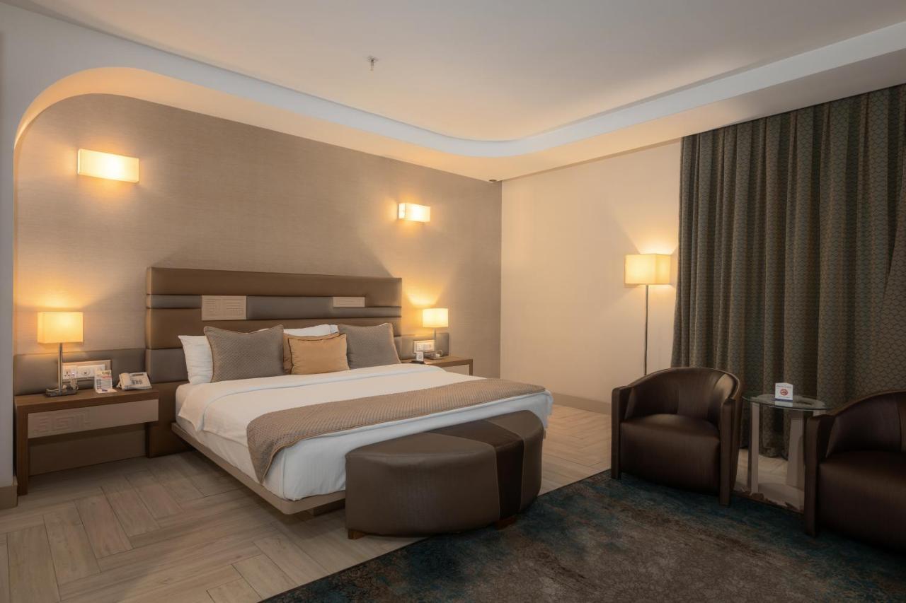 Titanic Hotel & Spa Sulaymaniyah Εξωτερικό φωτογραφία A bedroom at the hotel