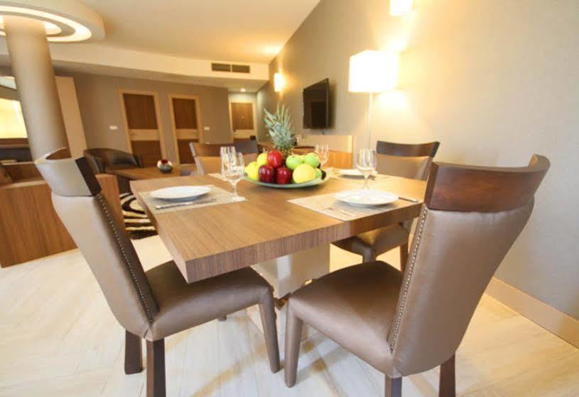 Titanic Hotel & Spa Sulaymaniyah Εξωτερικό φωτογραφία A dining room
