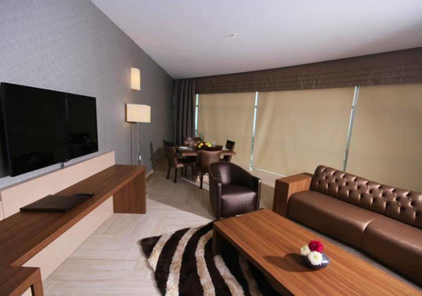 Titanic Hotel & Spa Sulaymaniyah Εξωτερικό φωτογραφία Suite